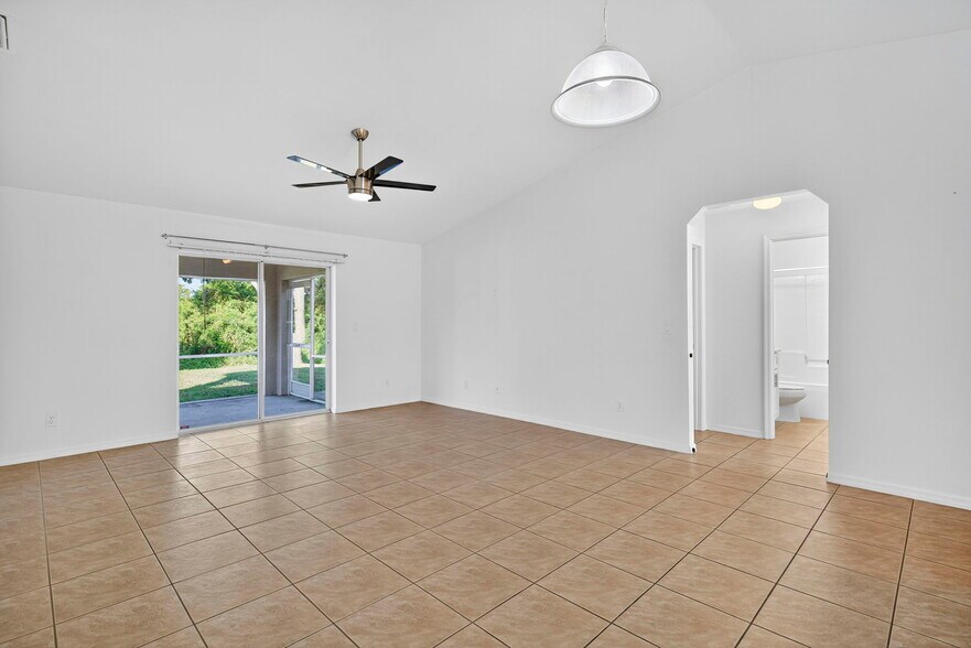 More Photos Of 710 Creuset Ave S, Lehigh Acres Apartments For Sale