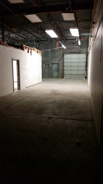 More Photos Of 3601 W Harry St, Wichita Flex For Sale