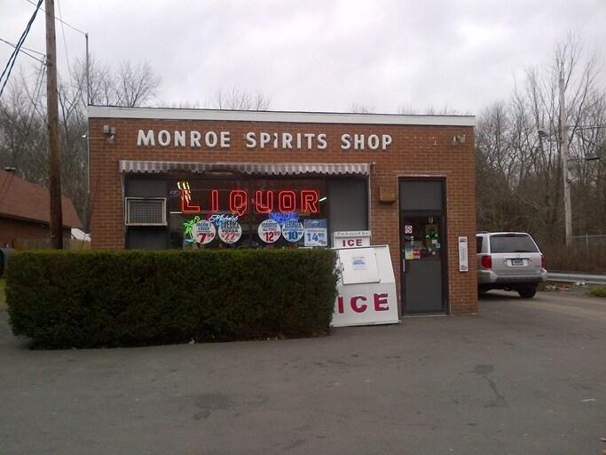 More Photos Of 176 Main St, Monroe Freestanding For Sale