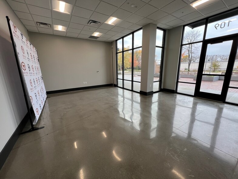 More Photos Of 1400 Main St, Clarksville Apartments For Lease