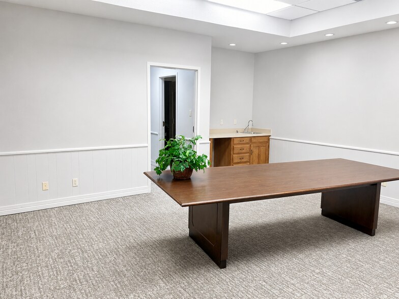 More Photos Of 101 N 4th St, Lometa Daycare Center For Sale