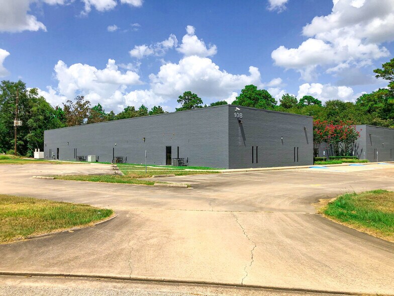More Photos Of 108 Commercial Cir, Conroe Office Residential For Sale