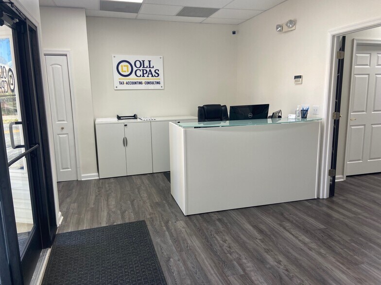 205 W Liberty St, Charles Town, WV 25414 Office For Sale