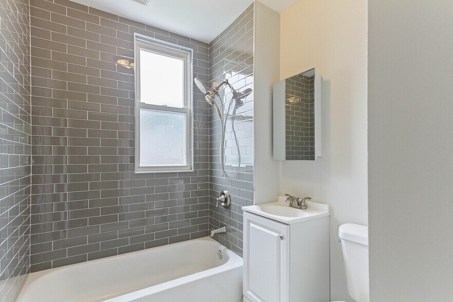 More Photos Of 6046 W Giddings, Chicago Apartments For Sale