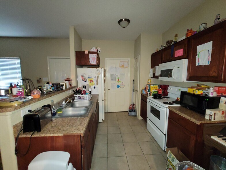 More Photos Of 10911 Baltic St, San Antonio Apartments For Sale