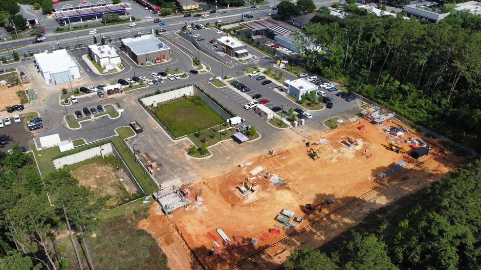 More Photos Of 2320 Capital Cir NE, Tallahassee General Retail For Lease