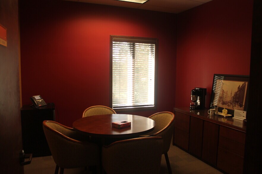 More Photos Of 1401 Financial Park, Carbondale Office For Sale