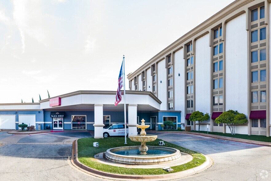 More Photos Of 441 Rio Concho Dr, San Angelo Hotel For Sale