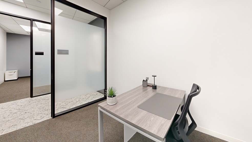 More Photos Of 12544 High Bluff Dr, San Diego Coworking Space