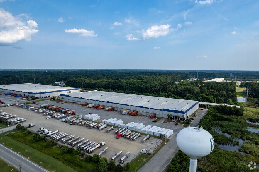 More Photos Of 40 Sonny Perdue Dr, Garden City Warehouse For Lease