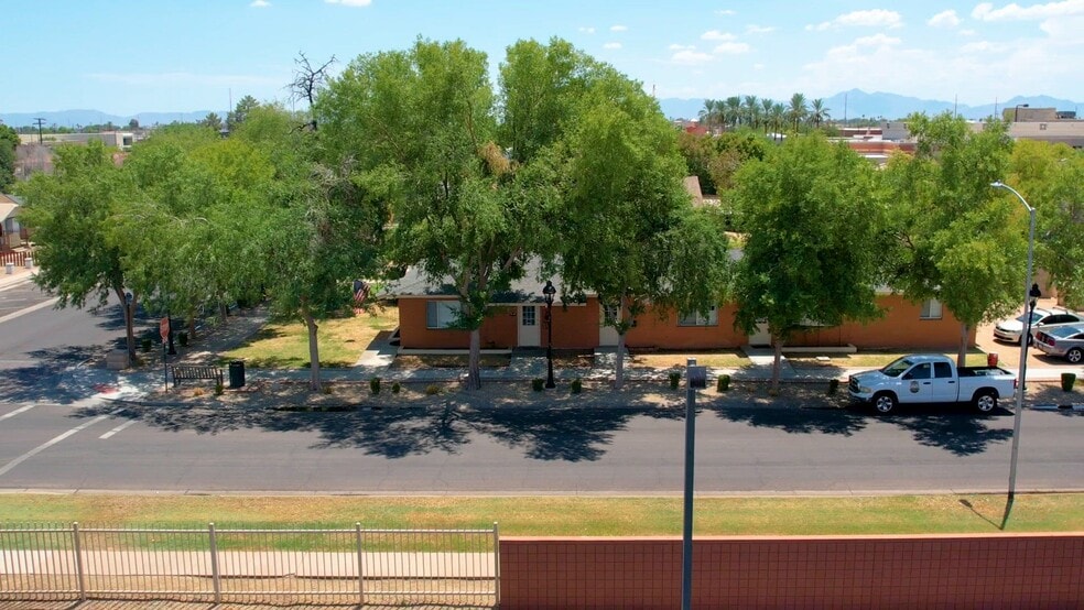 Primary Photo Of 7162 N 57th Ave, Glendale Apartments For Sale