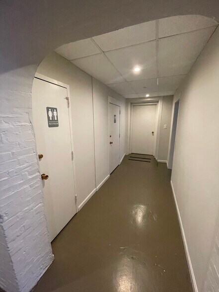 More Photos Of 12 W Madison St, Baltimore Office For Lease