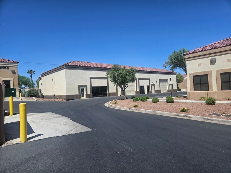 More Photos Of 3672-3674 N Rancho Dr, Las Vegas Medical For Sale