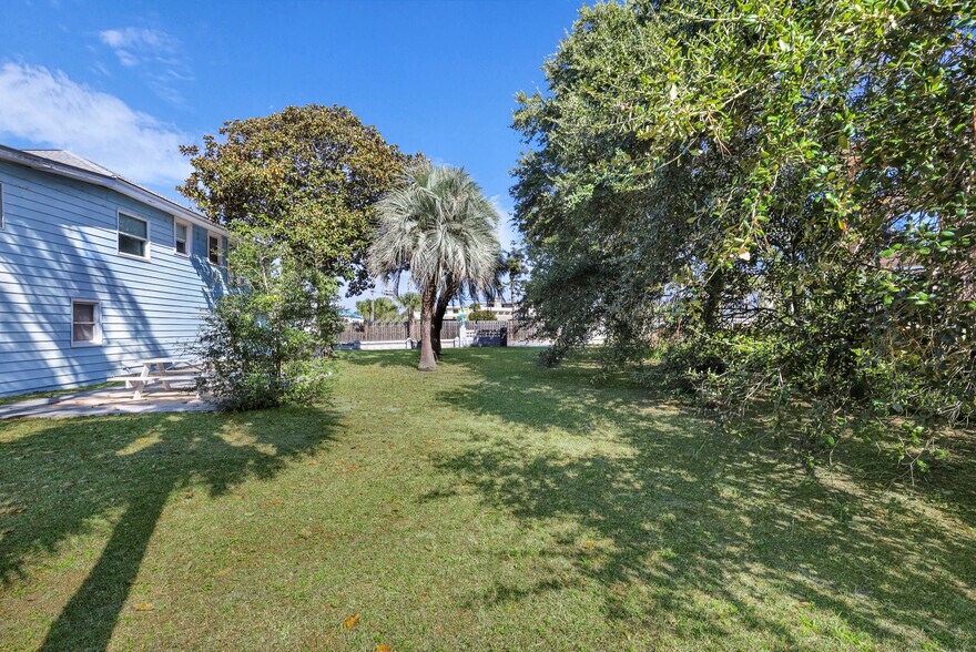 More Photos Of 15 15th St, Tybee Island Specialty For Sale