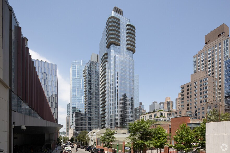 Primary Photo Of 555 W 59th St, New York Apartments For Lease