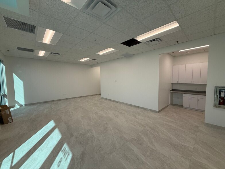 More Photos Of 1501 N Florida Mango Rd, West Palm Beach Warehouse For Lease