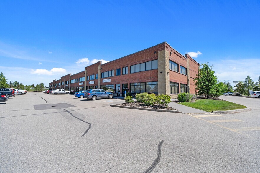 More Photos Of 3750 46th Ave SE, Calgary Warehouse For Sale