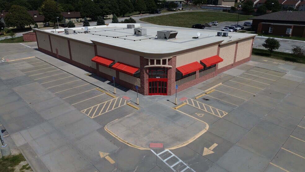 More Photos Of 10770 Fort St, Omaha Drugstore For Sale