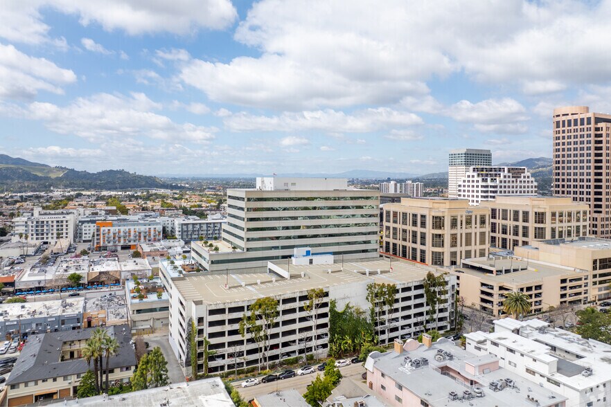 More Photos Of 330 N Brand Blvd, Glendale Office For Lease