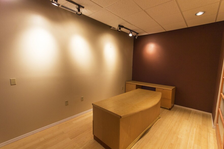 More Photos Of 314-336 Adams St SE, Albuquerque Office For Sale