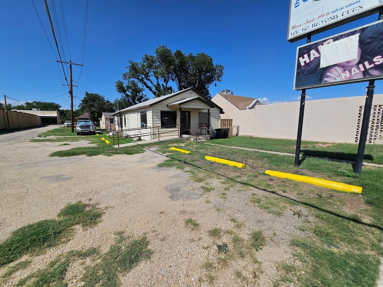 More Photos Of 406 W Church St, Carlsbad Freestanding For Lease