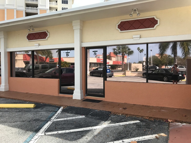 More Photos Of 127 Tampa Ave E, Venice Storefront Retail Office For Sale