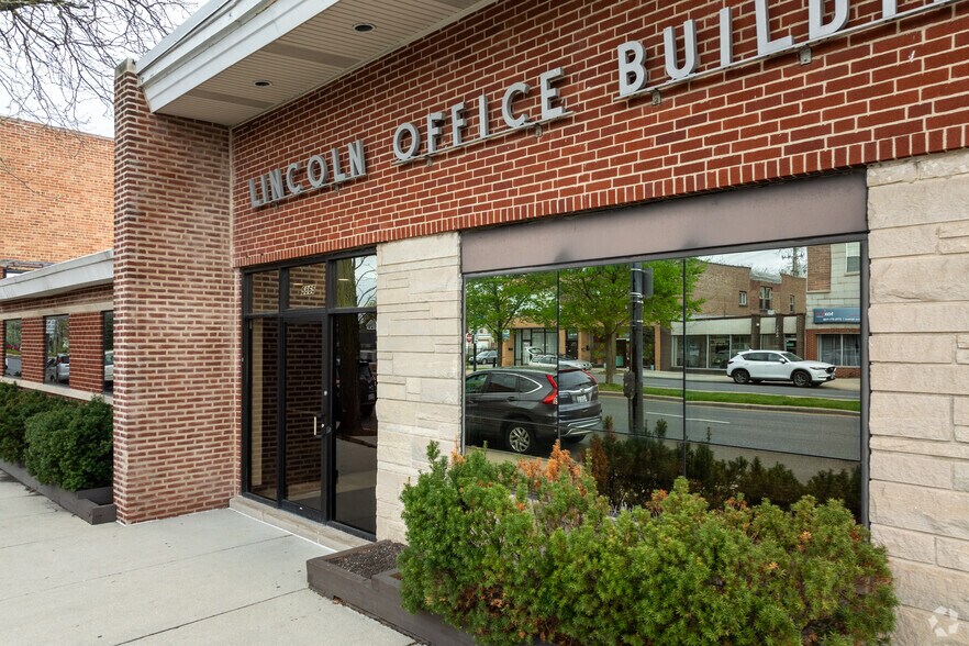 More Photos Of 5875 N Lincoln Ave, Chicago Office For Sale