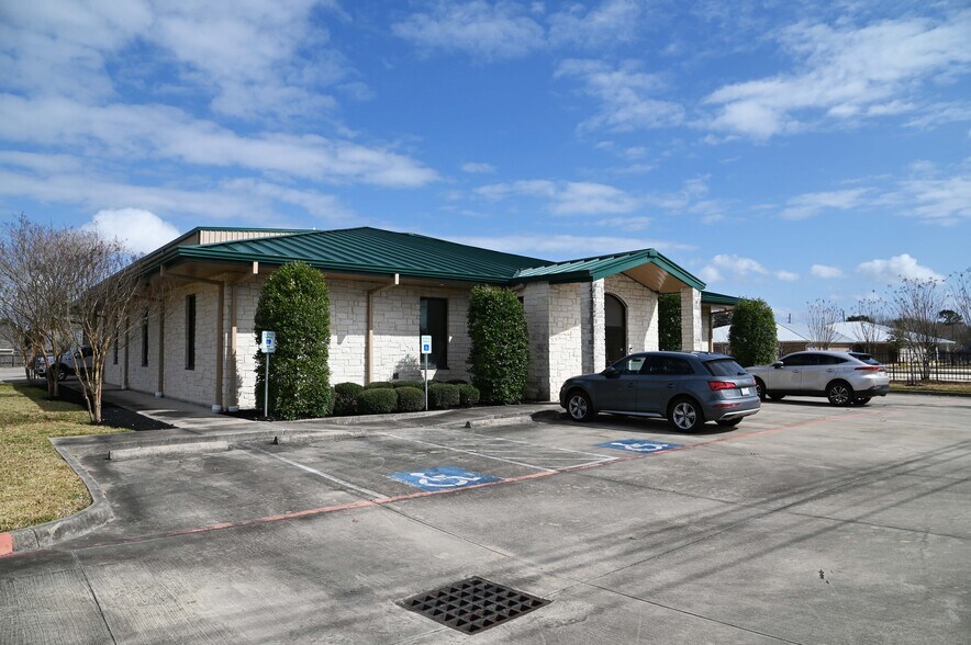 More Photos Of 18050 Kieth Harrow Blvd, Houston Warehouse For Lease