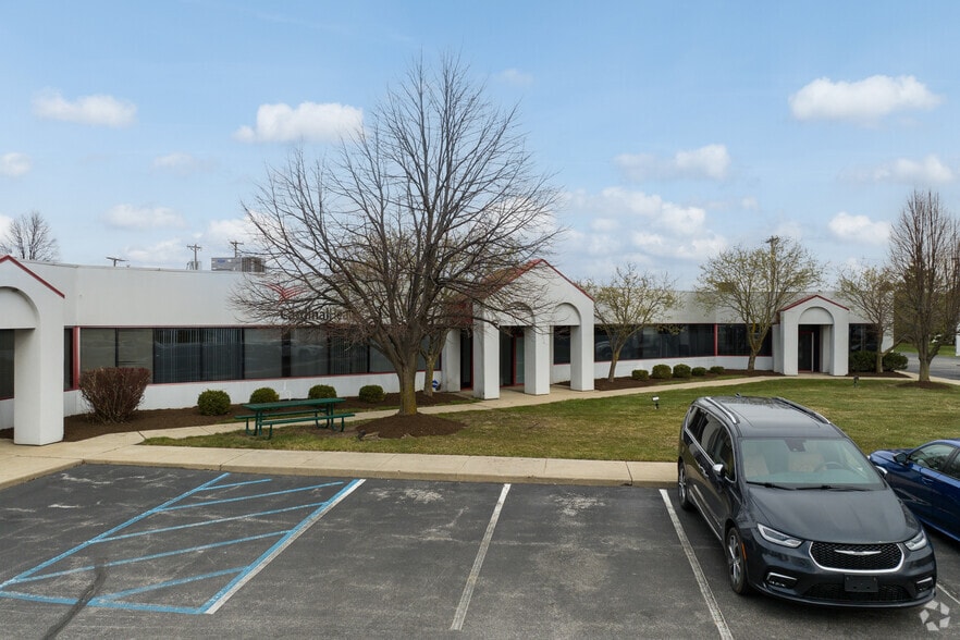 More Photos Of 6156 Trust Dr, Holland Office For Lease