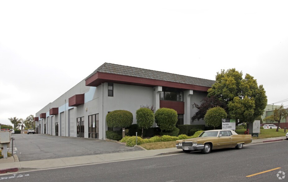 More Photos Of 81 Hangar Way, Watsonville Warehouse For Lease