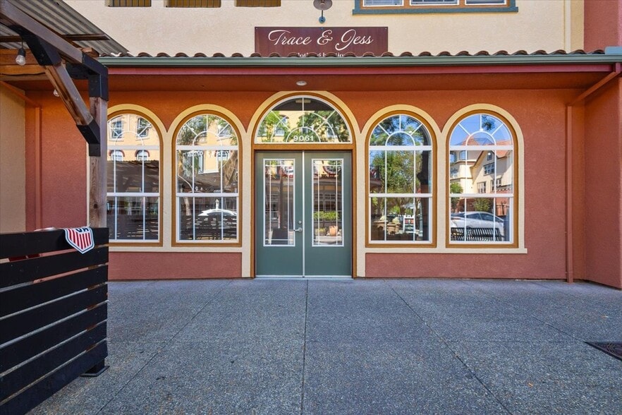 More Photos Of 9057-9061 Windsor Rd, Windsor General Retail For Sale