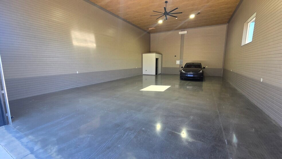 More Photos Of 144 McCrary Rd, Mooresville Flex For Sale