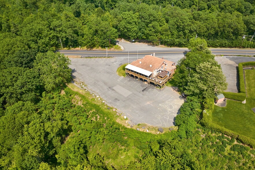 More Photos Of 100 Mountain Rd, Easthampton Restaurant For Sale