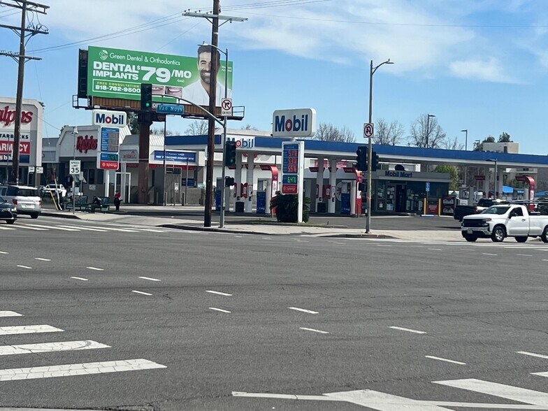 Primary Photo Of 5560 Van Nuys Blvd, Sherman Oaks Service Station For Sale