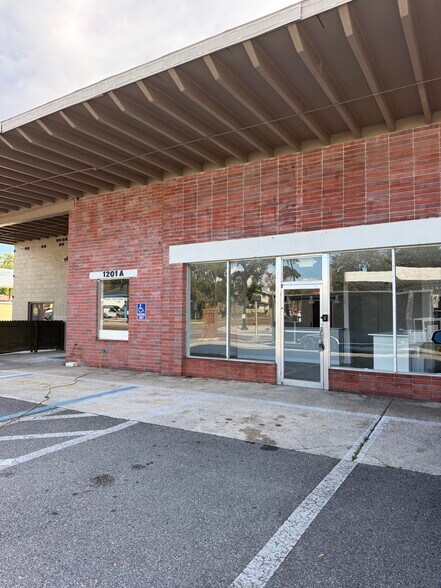 More Photos Of 1201 W Main St, Leesburg Service For Lease