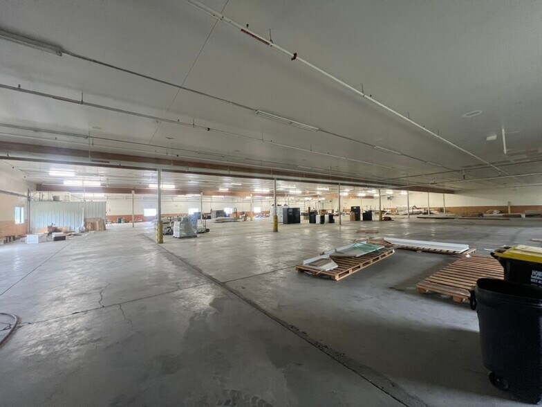 More Photos Of 1925 N Redding Ave, Windom Industrial For Lease