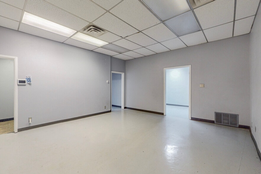 More Photos Of 1823 Commercial St NE, Albuquerque Warehouse For Sale