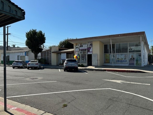 Primary Photo Of 16401-16407 S New Hampshire Ave, Gardena General Retail For Sale