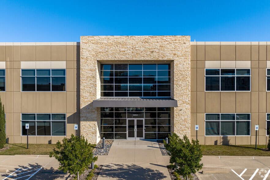 More Photos Of 8454 Parkwood Blvd, Plano Office For Lease