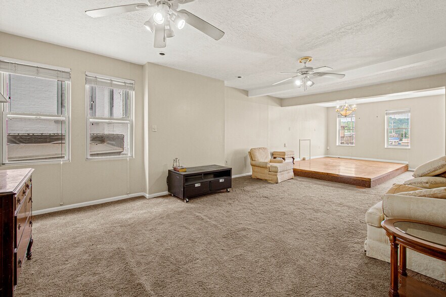 More Photos Of 305 Mill St, Coraopolis Storefront Retail Residential For Sale