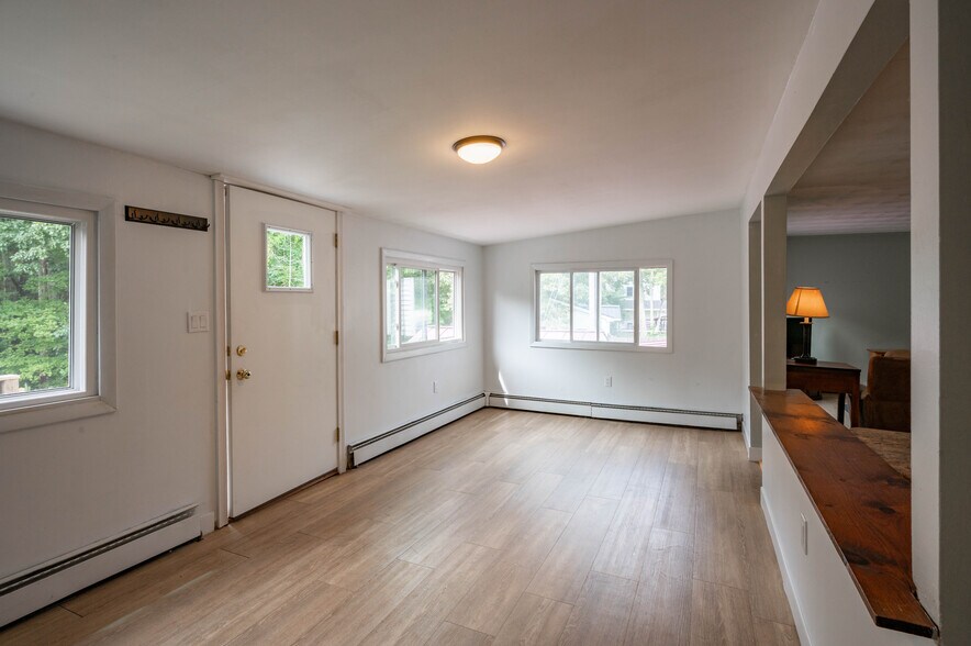 More Photos Of 944 Gibbons Hwy, Wilton Restaurant For Sale