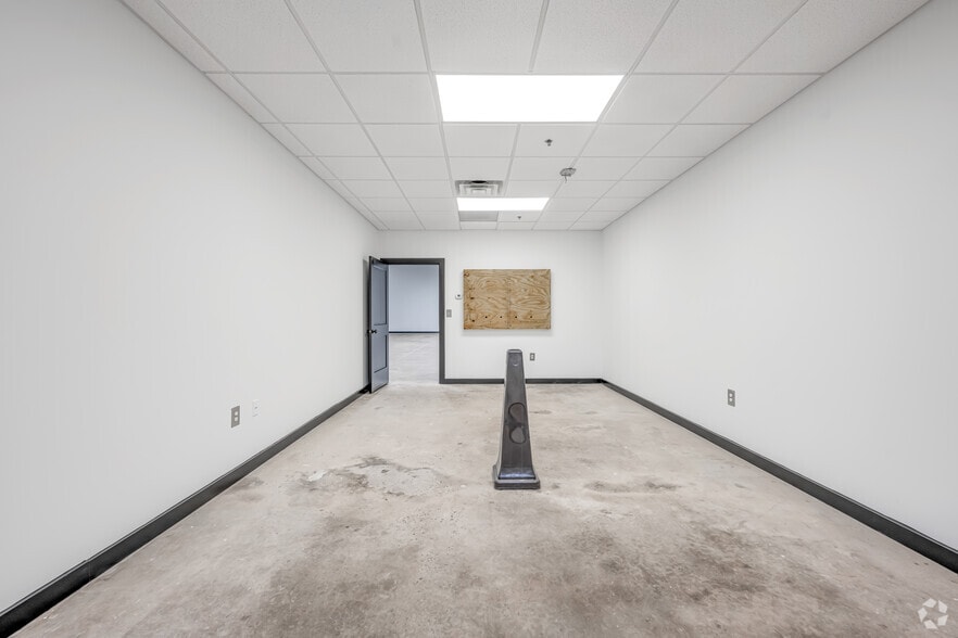 More Photos Of 1450-1468 Chattahoochee Ave NW, Atlanta Warehouse For Lease