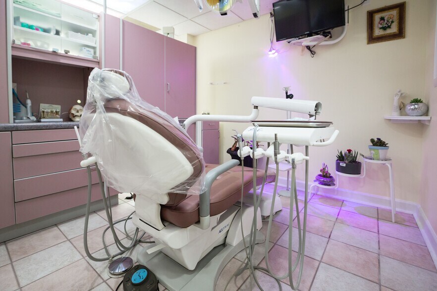 More Photos Of 931-947 Russell Ave, Gaithersburg Medical For Lease
