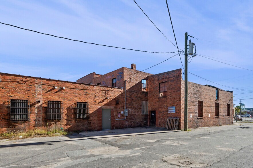 More Photos Of 119 S 3rd St, Smithfield Storefront For Sale