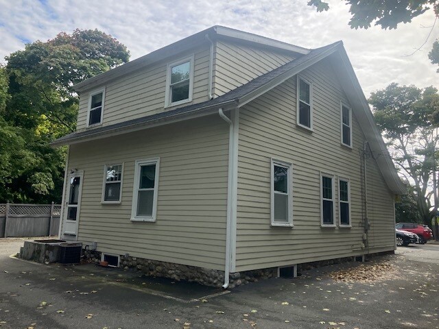 More Photos Of 11 Vinnin St, Salem Loft Creative Space For Lease