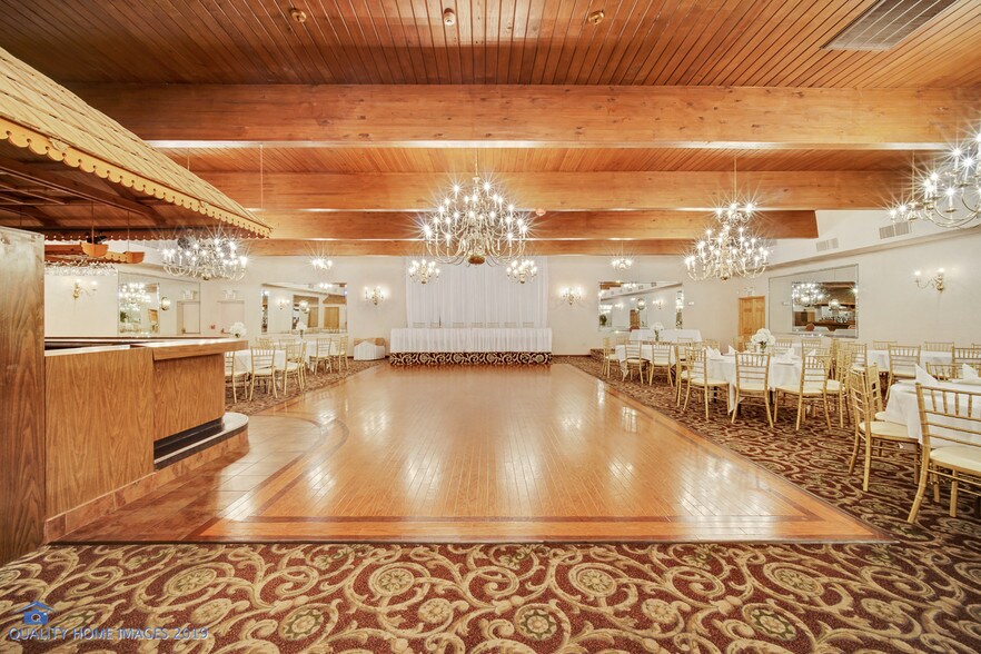 More Photos Of 10625 Ridgeland Ave, Chicago Ridge Lodge Meeting Hall For Sale