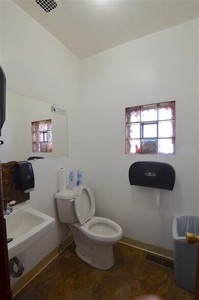 More Photos Of 108 Bailey St, Lima Restaurant For Sale