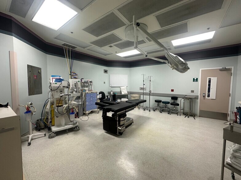 More Photos Of 1310 SE West Star Ave, Port Saint Lucie Hospital For Lease