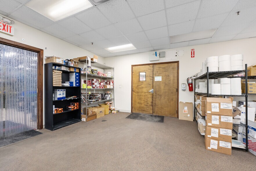 More Photos Of 2 Sunshine Blvd, Ormond Beach Light Distribution For Lease