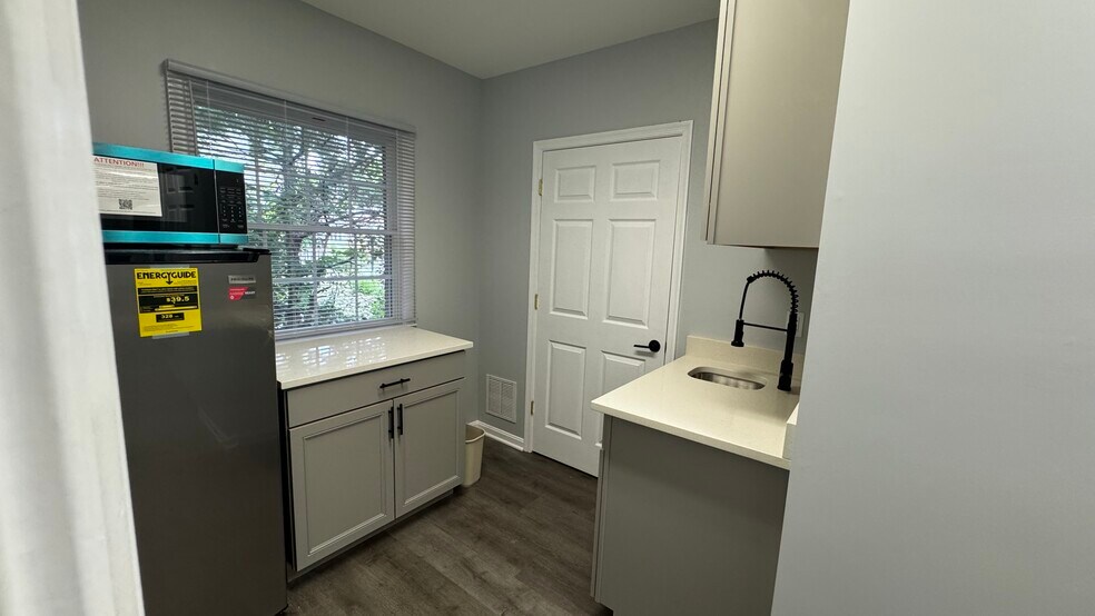 More Photos Of 722 Grant St, Herndon Medical For Lease